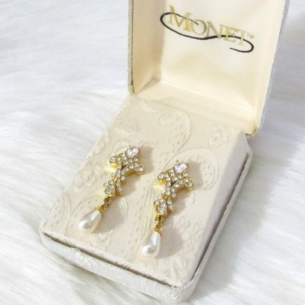 Monet | Vintage Chandelier Gold Crystal Pearl Earrings Vintage